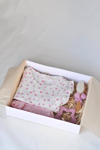 هدية مولودة ( ديفاكتو )