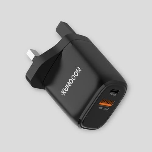 راس شاحن جداري MoogMax بمنفذين بدي وتايب سي