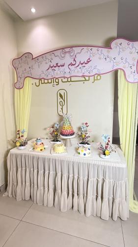 إيجار طاولة منسقة لإفطار العيد (بدون إضافة أو كيك...