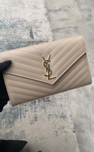 Yves saint laurent حقيبة