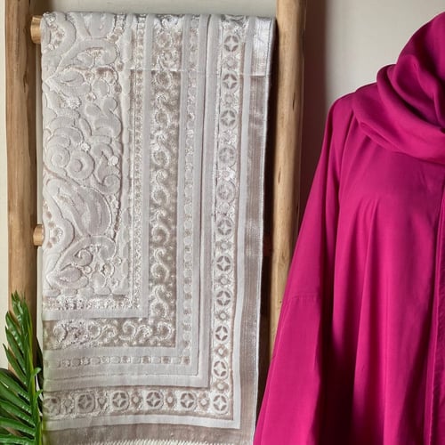 طقم صلاة سحاب سادة(شرشف صلاة + سجادة)