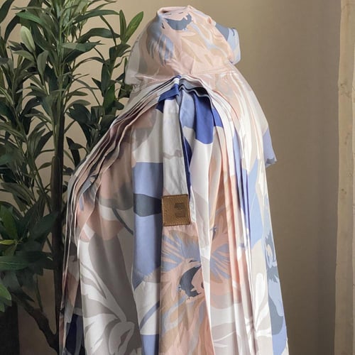 شرشف صلاة سحاب بثنيات على الطرفين من الأمام والخلف