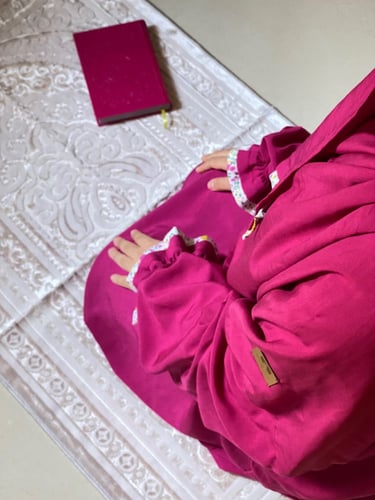 طقم صلاة سحاب سادة(شرشف صلاة + سجادة)