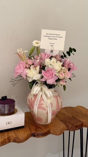 فازة فلامنغو مع كيكة التوت