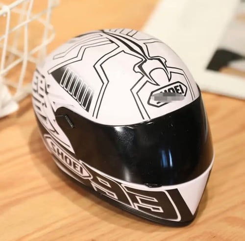 خوذة صغيره للقطط للدراجة النارية