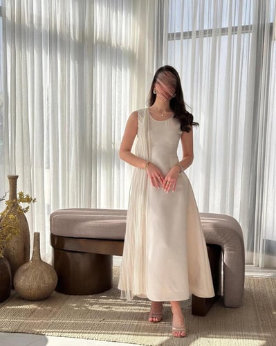 فستان تغته شك لولو وتطريز