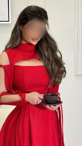 فستان احمر باربي