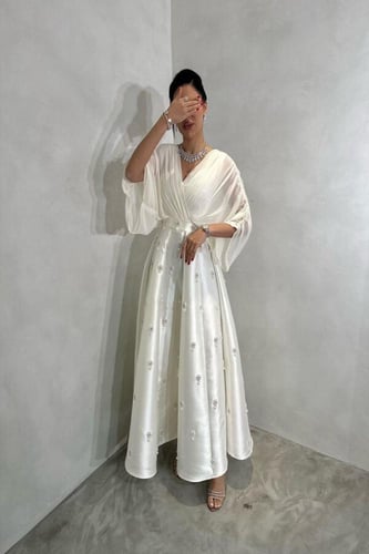 فستان ميكادو مع جورجيت تطريز يدوي