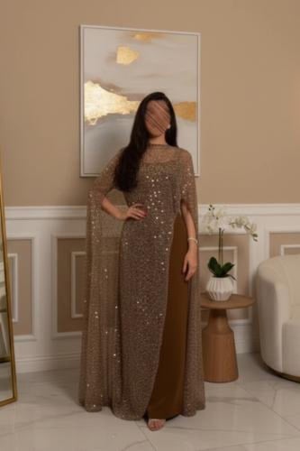 فستان خامه كريب باربي مع قطعه مخرمه وترتر