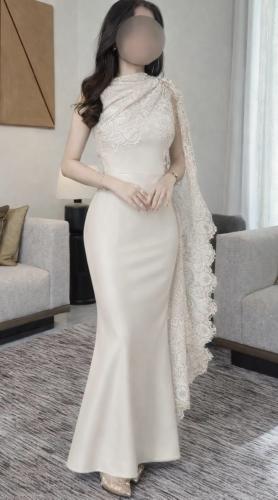 فستان خامه كريب ودانتيل