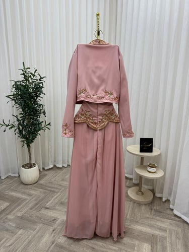 فستان شيفون مع باربي تطريز يدوي