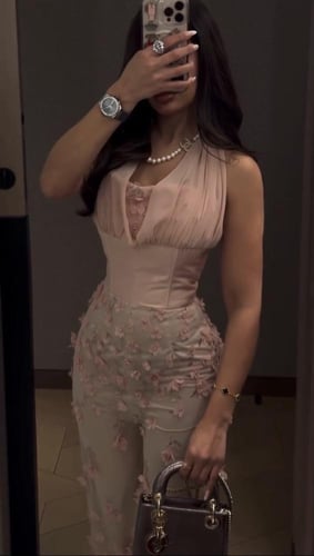 جمسوت كريب مطوز بالزهور