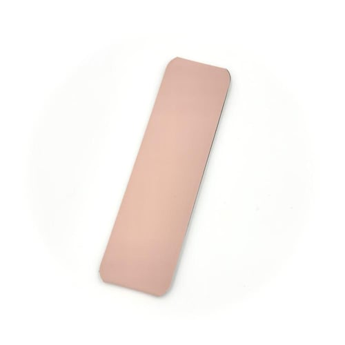 مسكة خلفية باللون البنكي