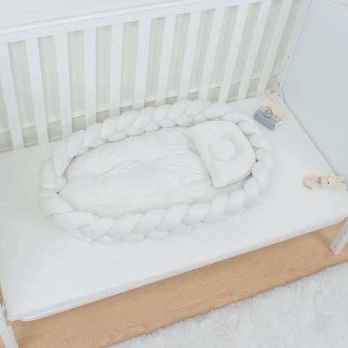 مهد ضفيرة مع ناموسية