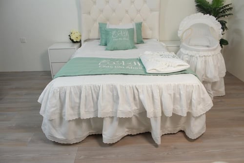 مفرش أم للأستقبال مع مهد