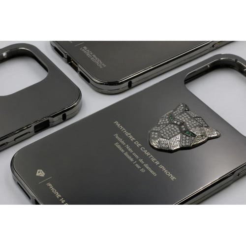 كفر للايفون 17 برو/بروماكس مطلي اسود لامع