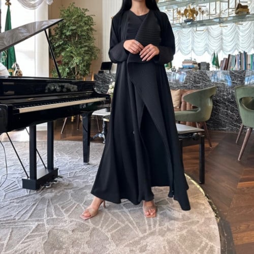 Pl29 عباية كريب و بليسيه من الأمام والأكمام