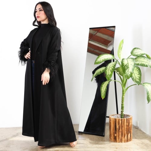 Pl10 عباية بليزر كريب بأكمام ريش