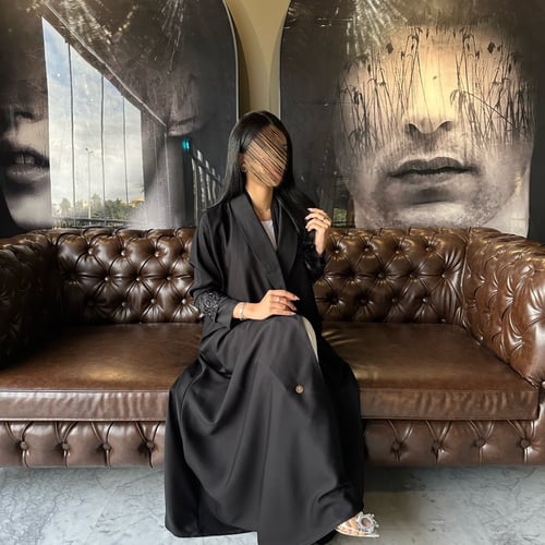 عباية كريب وتفته بتطريز يدوي بالقصب