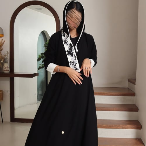 Pl39 عباية ياقة أبيض تطريز ريش