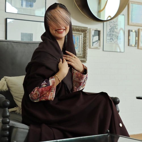 PL50 عباية حرير مغسول بني و أكمام قماش هندي مطرز