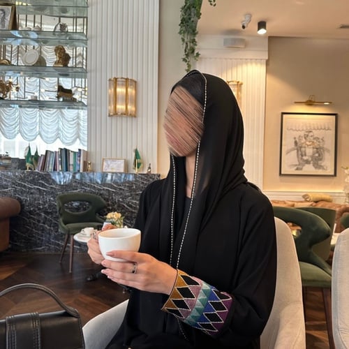 Pl28 عباية كريب ملكي بتطريز الأكمام بالحرير
