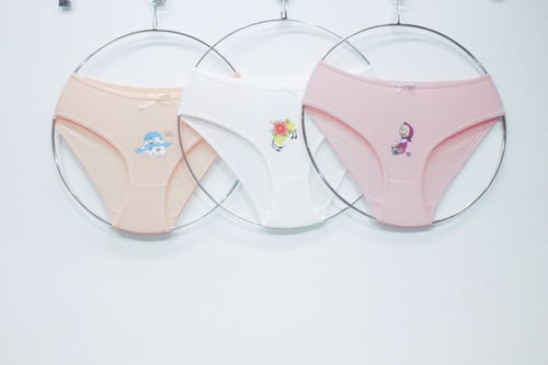 كلوت بناتي بتصاميم كرتونية 6 حبات صناعة في مصر