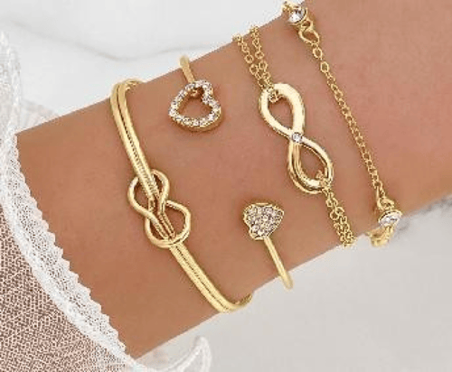 مجموعة أساور نسائية أنيقة من VKME