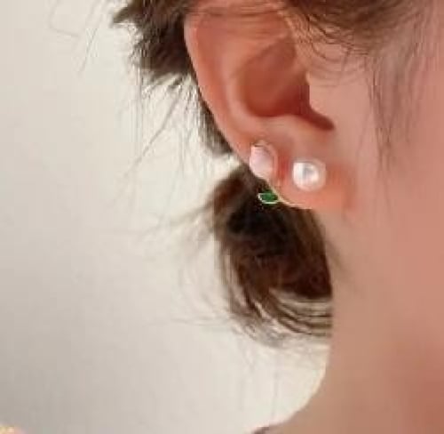 قراط قلب وفراشة نسائية