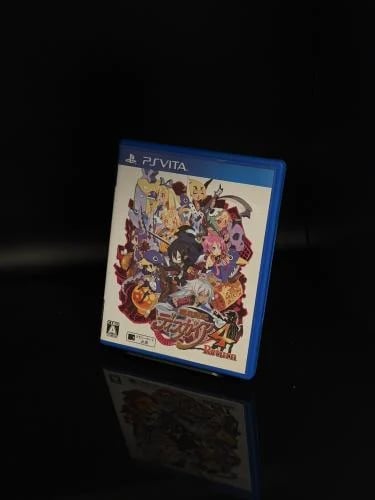 4 Return (Disgaea 4: A Promise Revisited)(كامل مع الكرتون) نسخة يابانية