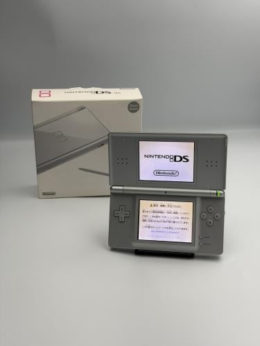 Nintendo DS Lite — Gloss Silver (كامل في العلبة)