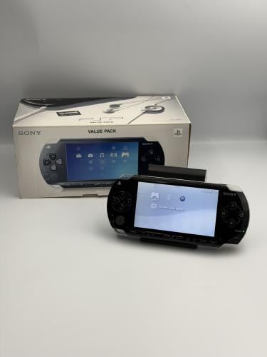 PSP 1000 — Piano Black (كامل في العلبة)