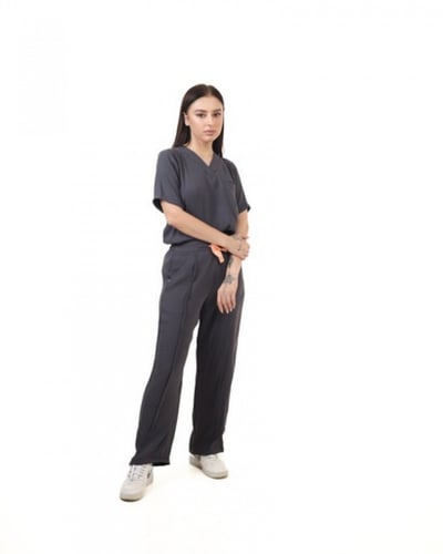 طقم سكرب باللون الرمادي الغامق #102