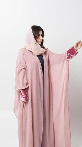 ًًًW23 | عباية سكارف PURE SILK