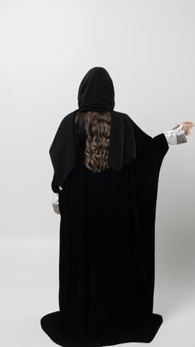 W5 | عباية جود