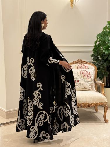 عباية شيخة - 2004