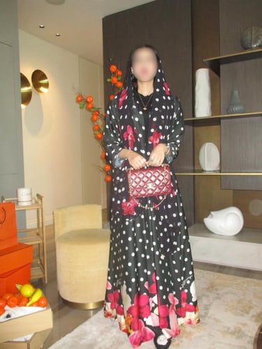 عباية نص كلوش منقطة 916