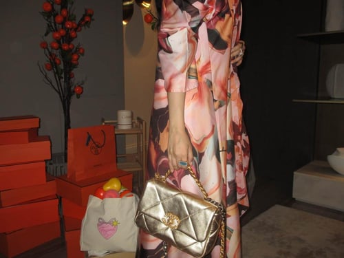 عباية نص كلوش ورد 920