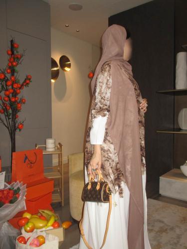 عباية نص كلوش بني 906