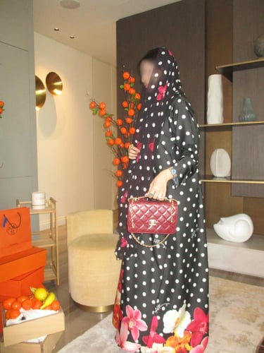 عباية نص كلوش منقطة 916