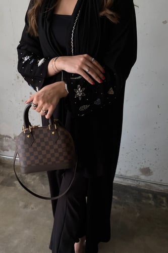 0713 - عباية اسود