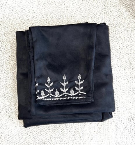 0201 - عباية خزامى شتوي - شك أبيض