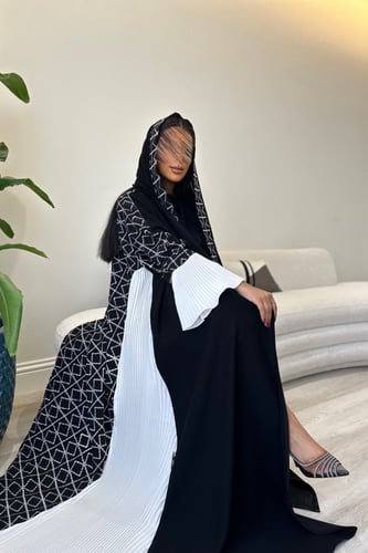 0405 - عباية سلطانة