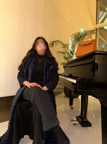 0204 - عباية عُلا كحلي - قماش شتاء الرياض مع فرو