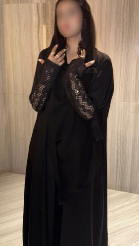 عباية نص كلوش بلاك بيري مع فتحة كم تريكو B19