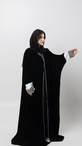 W5 | عباية جود