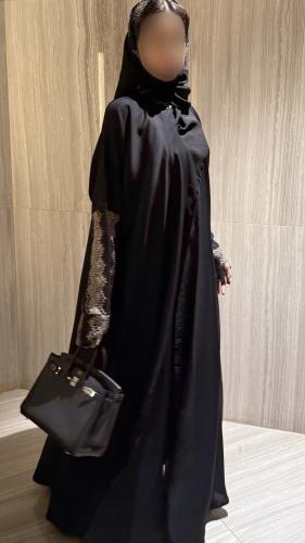 عباية نص كلوش بلاك بيري كم تريكو B14