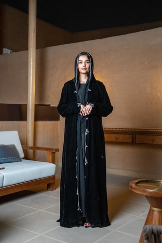 W8 | عباية الماس