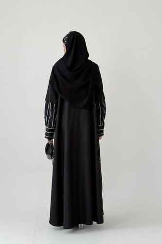 A78-عباية بكم لينن هندي مقلم اسود