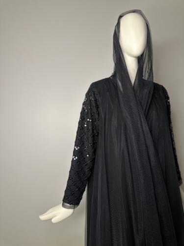 عباية Black Roz اكمام ورد الترتر كلوش